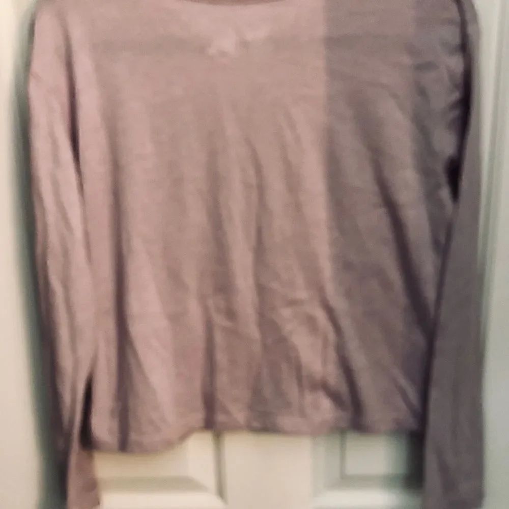 Women’s crop work out top - Picture 4 of 4